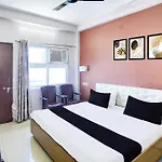 Super Hotel O Blw Kakarmatta Near Banaras Junction