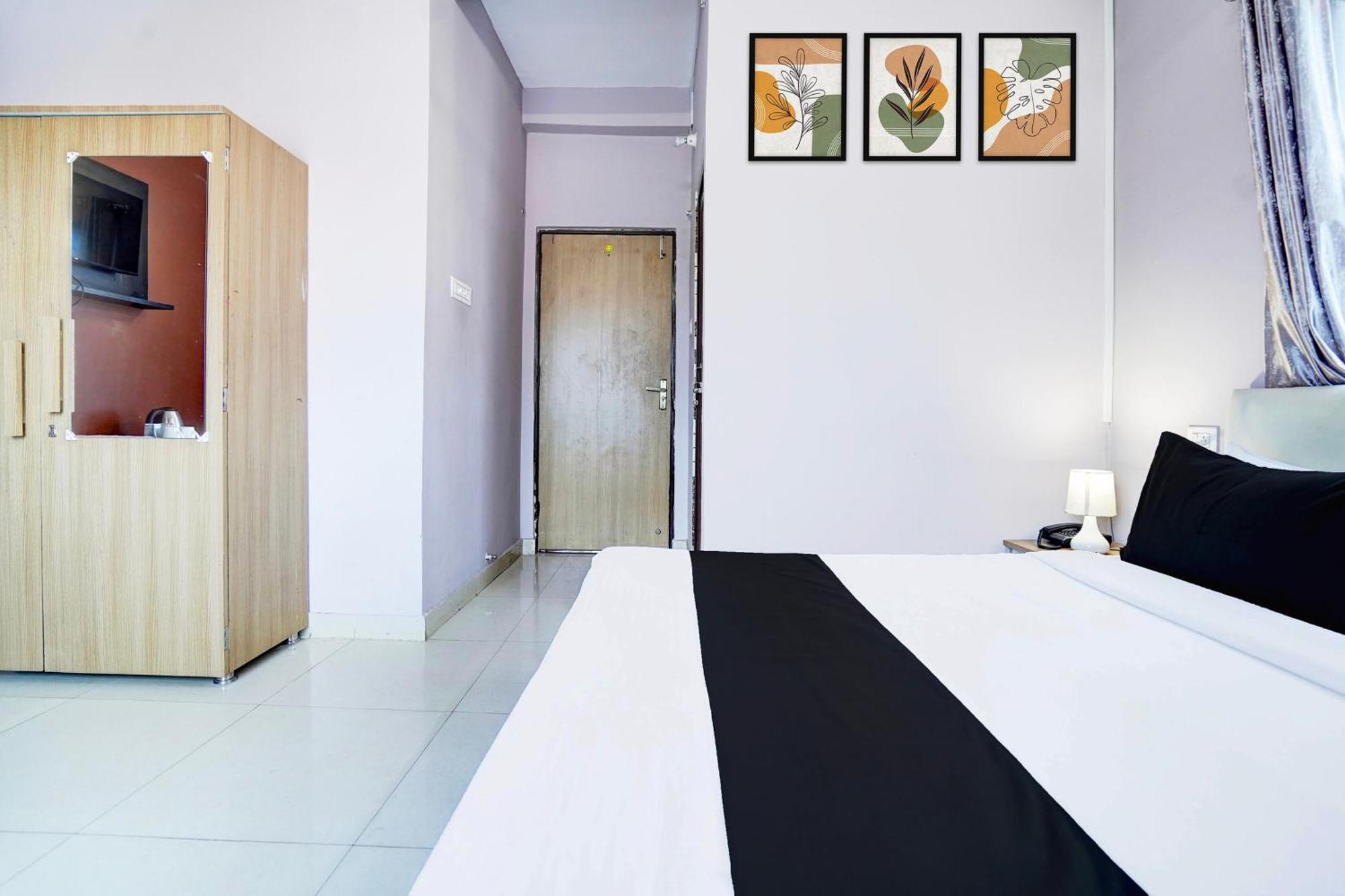 Hotel Super O Blw Kakarmatta Near Banaras Junction