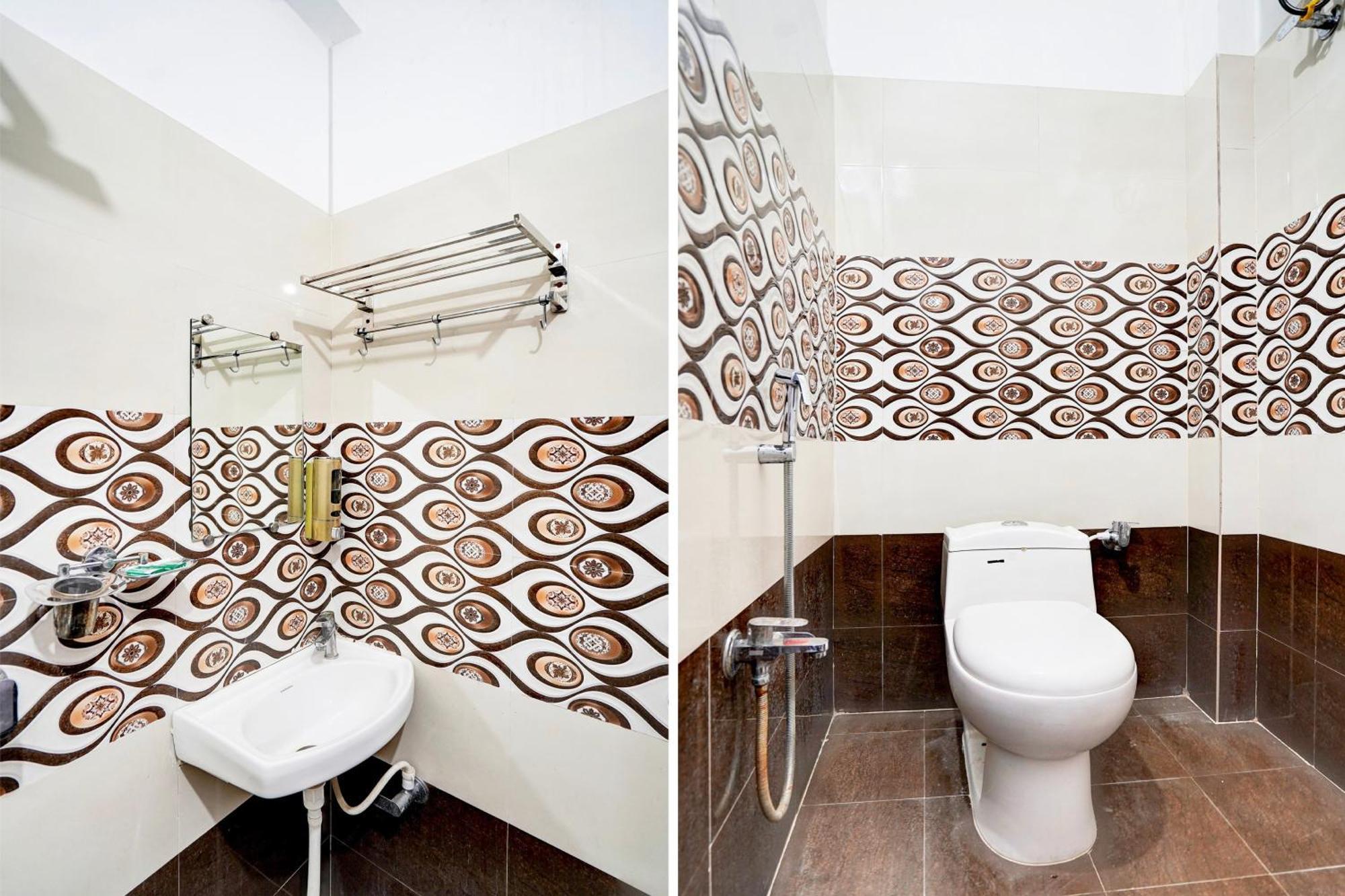 Hotel Super O Blw Kakarmatta Near Banaras Junction Varanasi