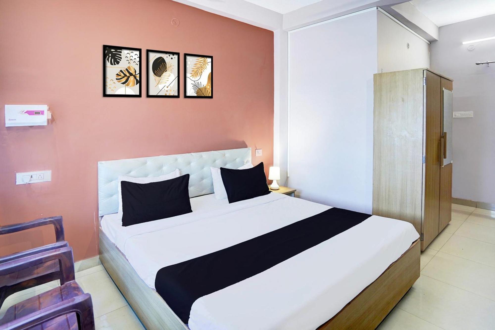 Hotel Super O Blw Kakarmatta Near Banaras Junction