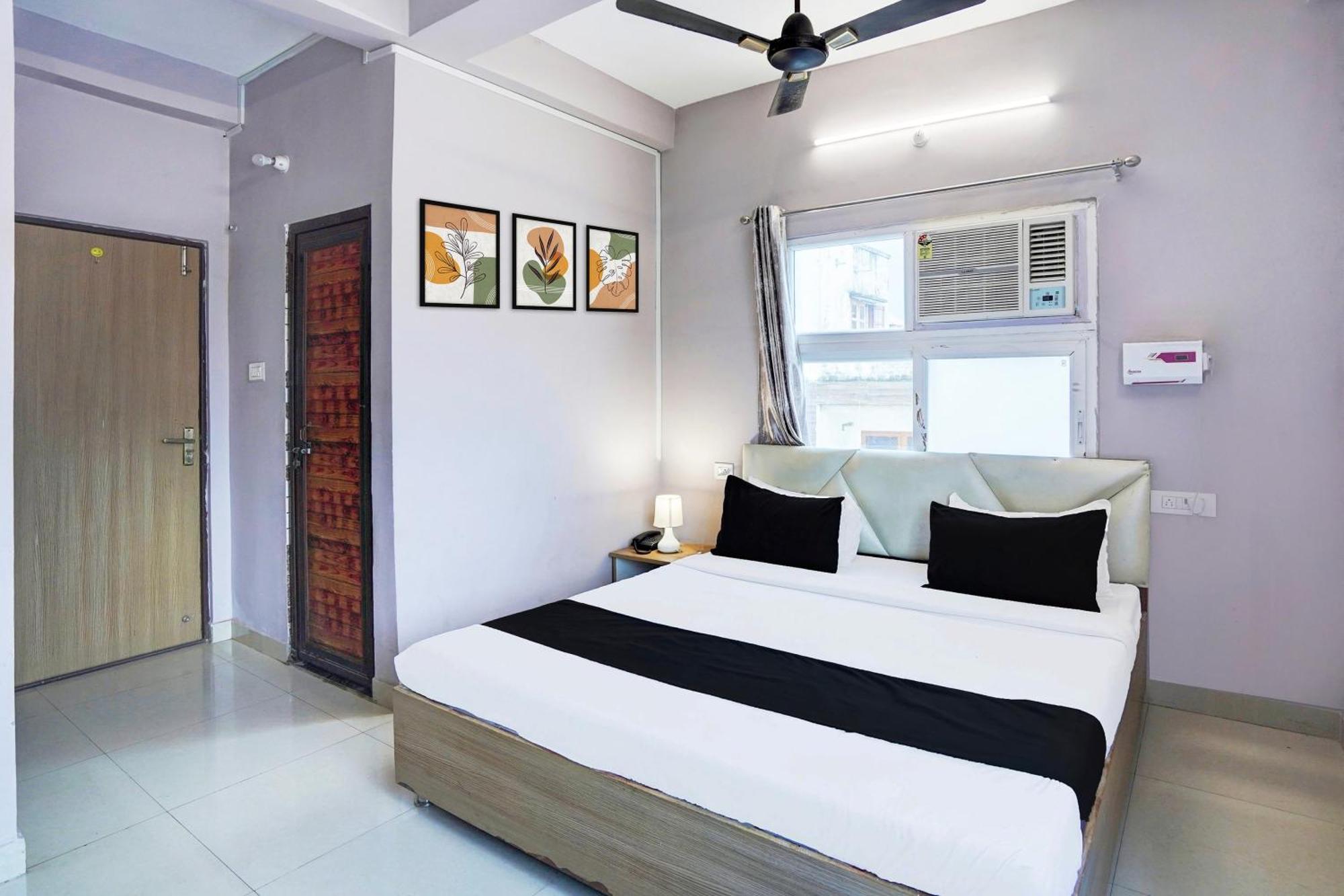 Super O Blw Kakarmatta Near Banaras Junction Hotel 4*