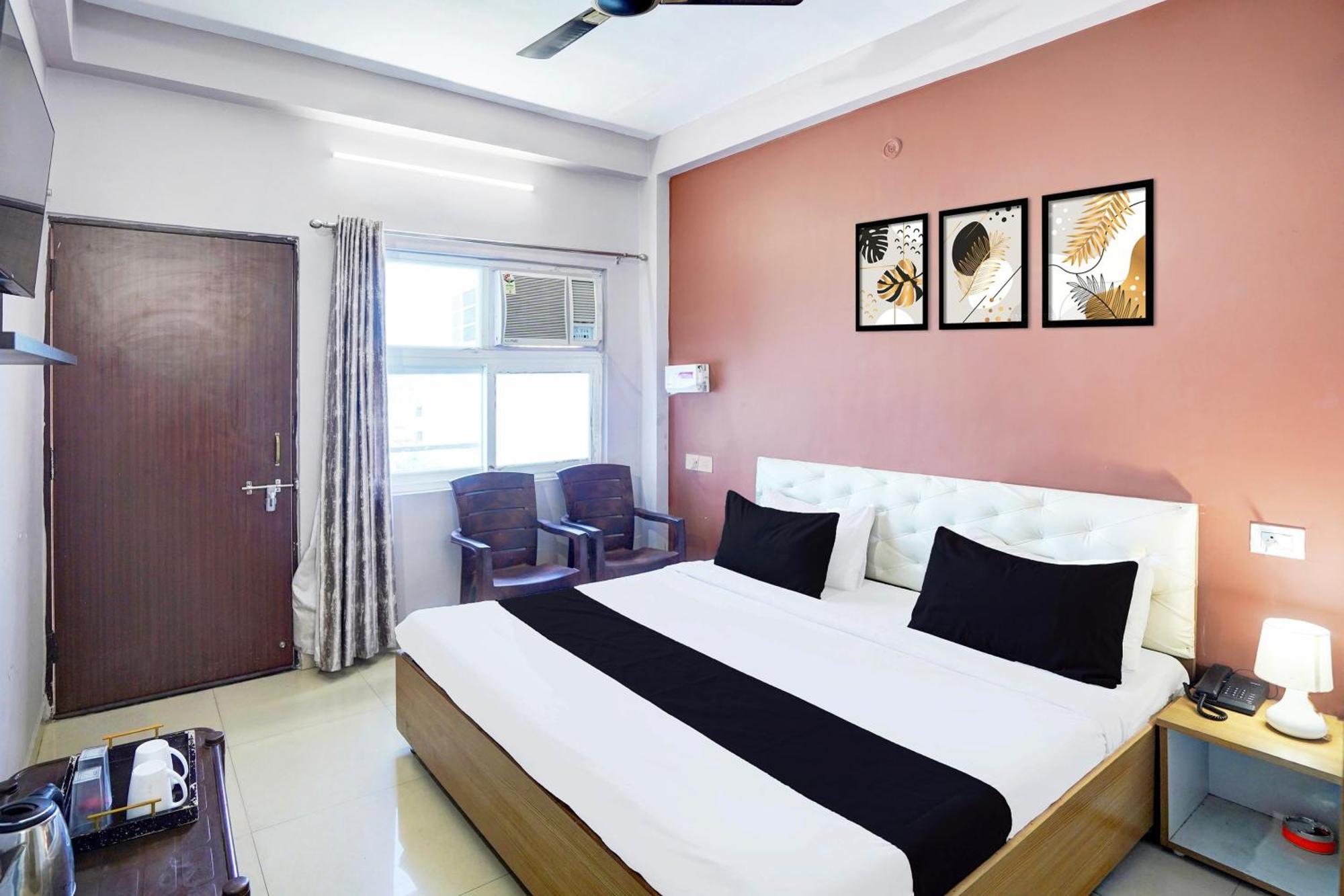 Hotel Super O Blw Kakarmatta Near Banaras Junction