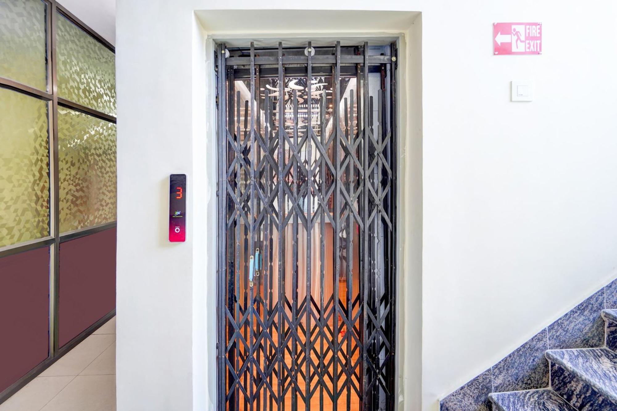 Hotel Super O Blw Kakarmatta Near Banaras Junction Varanasi
