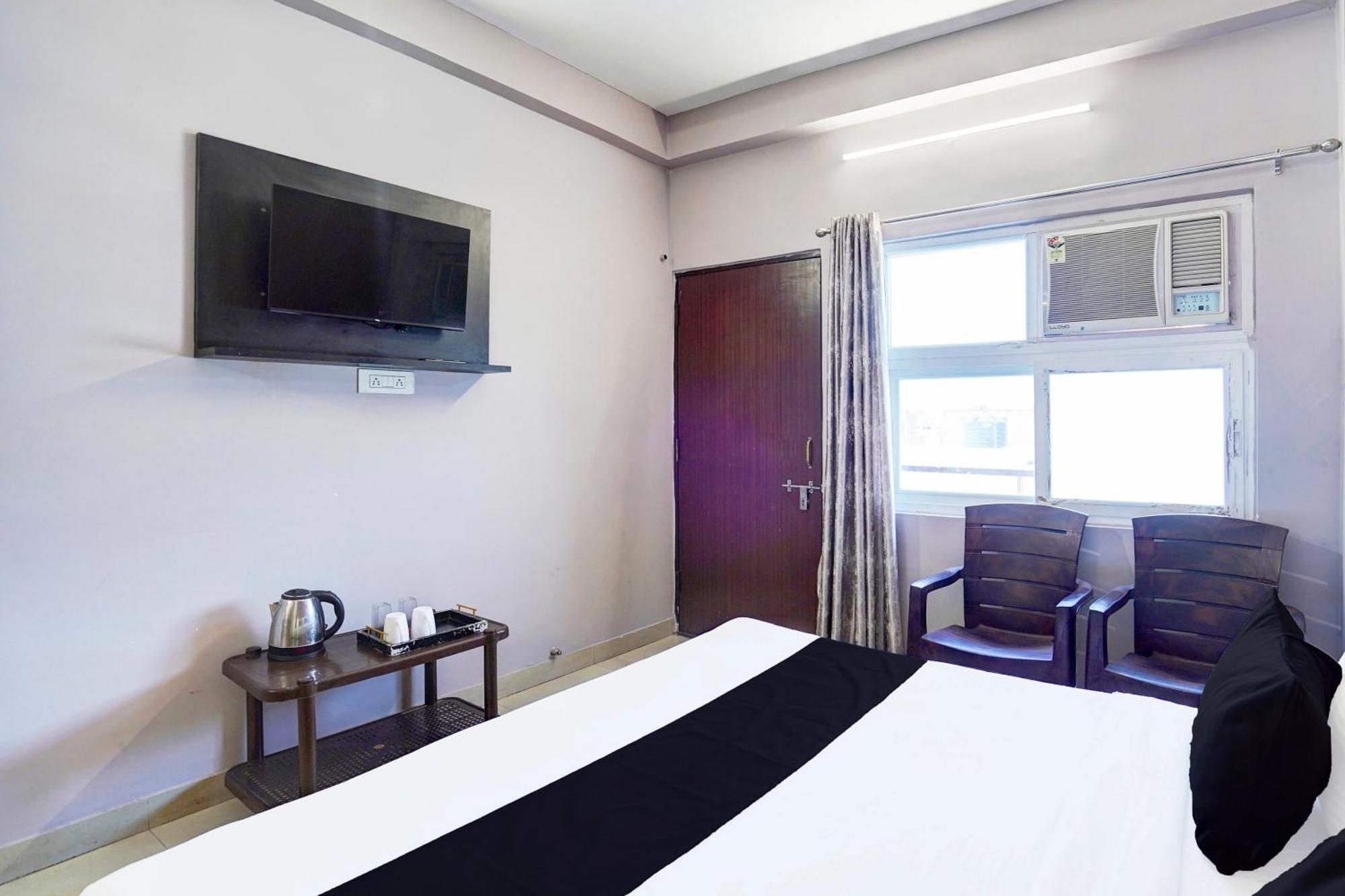 Super O Blw Kakarmatta Near Banaras Junction 4*